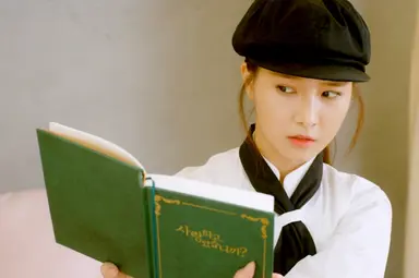 [영상] '까칠' 성훈×'모쏠' 김소은의 수필집 같은 영화 '사랑하고 있습니까 ...