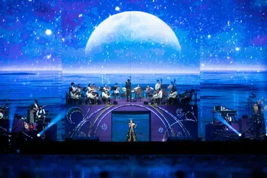 '데뷔 15주년' 아이유, 콘서트 실황 영화 '더 골든 아워' 9월 개봉