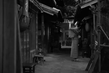 '오키쿠와 세계' 포스터 속 세 남녀의 동상이몽 : 네이트 연예
