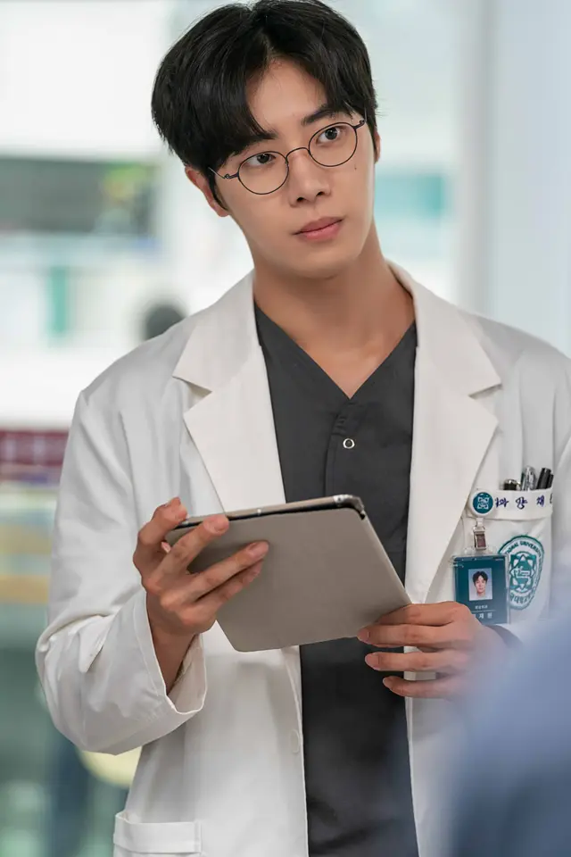 중증외상센터 2회 줄거리 양재원 쟁탈전 항문이냐 외상외과냐_2화 주지훈 추영우 의학 드라마