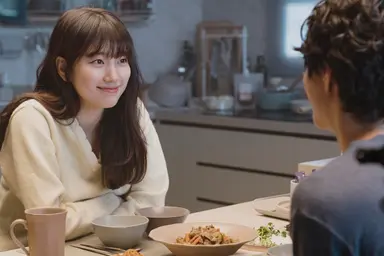 “저세상 그리운 이를 AI로 만난다면”… 김태용·탕웨이부부가 함께한 ...