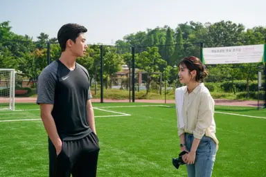 아이유·박서준 '드림' 100만 돌파…한국영화 '가뭄 속 단비'