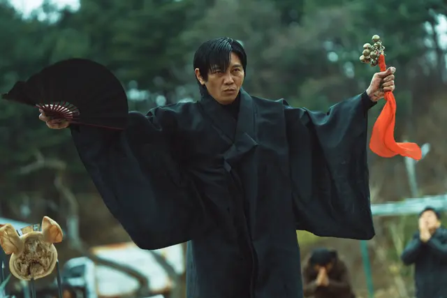 한국 공포영화 귀시 리뷰 관람평 줄거리 ott 잔혹한 수위와 아쉬운 연결성