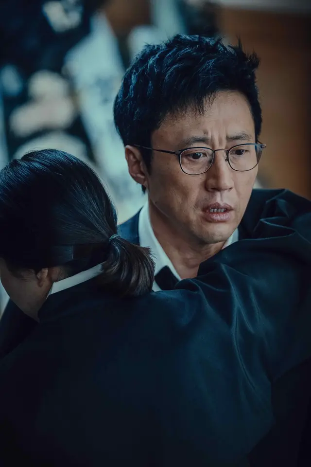 영화 <사흘> 리뷰, 입에서 나온 나방의 의미