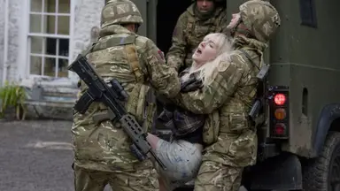 '모리타니안' 조디 포스터 & 베네딕트 컴버배치, 충격 실화! 17일 개봉 ...