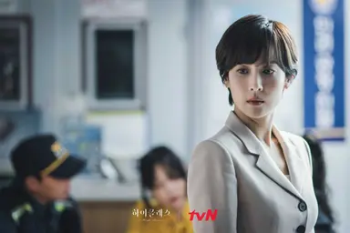 '하이클래스' 조여정 "누구 하나 안쓰럽지 않은 여자 없더라" | 연합뉴스