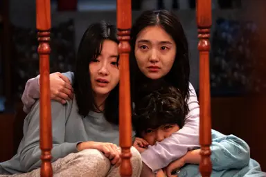 성동일 배성우의 '변신'...올여름 가장 섬뜩한 공포영화 이끌까