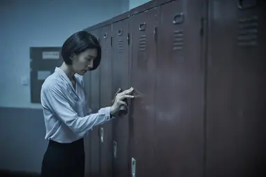 믿고 보는 김서형, 이번에는 공포퀸! '여고괴담 여섯번째 이야기: 모교 ...