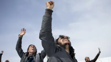 추락한 비행기에서 살아남은 생존자, 특이점 둘 : 네이트 연예