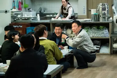 영화 '봄날', 4월 개봉 확정…손현주, 철부지 큰형님으로 스크린 컴백 ...