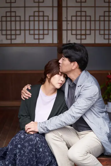 배수빈-김지영 '여름이 끝날 무렵의 라트라비아타' 러블리한 커플 ...