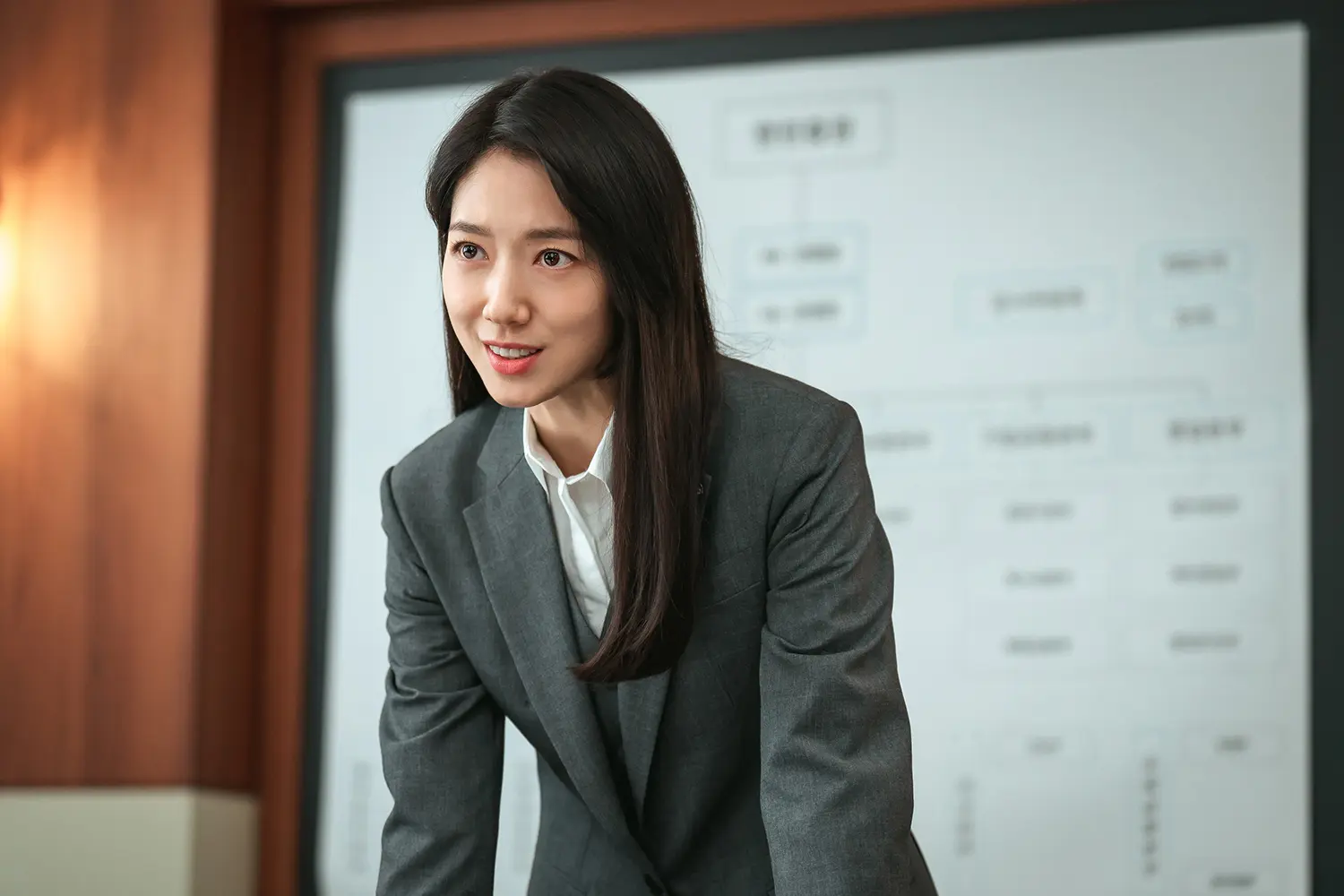 언더커버 미쓰홍 1화 1회 줄거리 홍금보 예삐 찾으러 한민증권 입사, 강명휘 죽음
