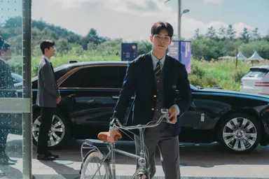 화려한 볼거리와 신예 배우들의 활약, 넷플릭스 하이틴 드라마 '하이라키'