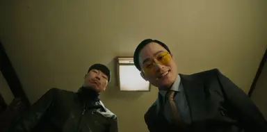 '럭키 몬스터' 김도윤 "슬립 입고 골목 달리는 신, 주민들 시선에 깜짝 ...