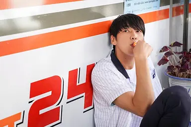 영화 '너의 결혼식' 특별출연한 송재림 "박보영 울리는 남자친구로 변신"