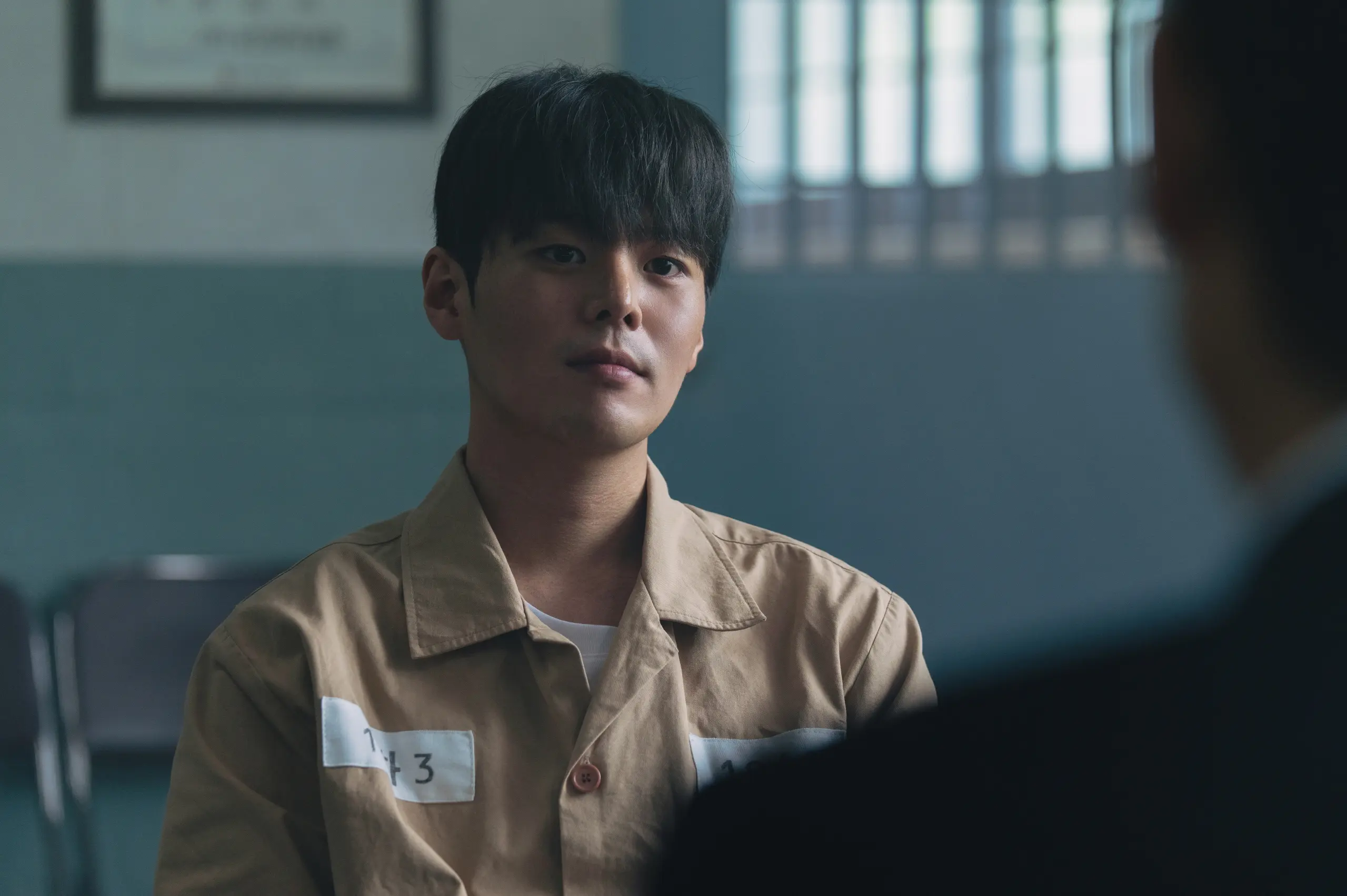 블러디 플라워 1회 1화 줄거리 17명 살인, 세상을 구했다는 연쇄살인마 디즈니플러스 한국범죄드라마