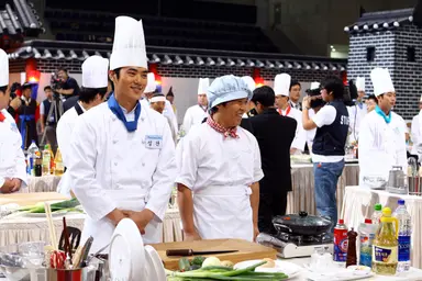 김강우, 영화'식객' 홍보차 대만 방문 : 네이트 뉴스