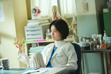 장편소설 '보건교사 안은영' 넷플릭스 드라마로 제작된다…주연 정유미 ...