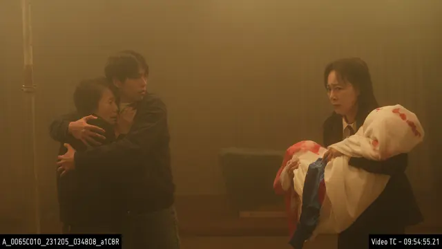 영화 원정빌라 정보 리뷰 - 누군가 맑눈광을 묻거든 문정희의 연기를 보라고 하라! 관전포인트 셋