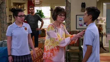 PC한데 웃기다··· 넷플릭스 시트콤 '원 데이 앳 어 타임'[오마주] : 네이트 ...