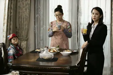 [영화리뷰] 조여정·클라라의 '워킹걸', 이건 특급 섹시 코미디야