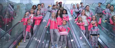 소피아 카슨, 화이트 드레스 휘날리며[포토엔HD] : 네이트 연예