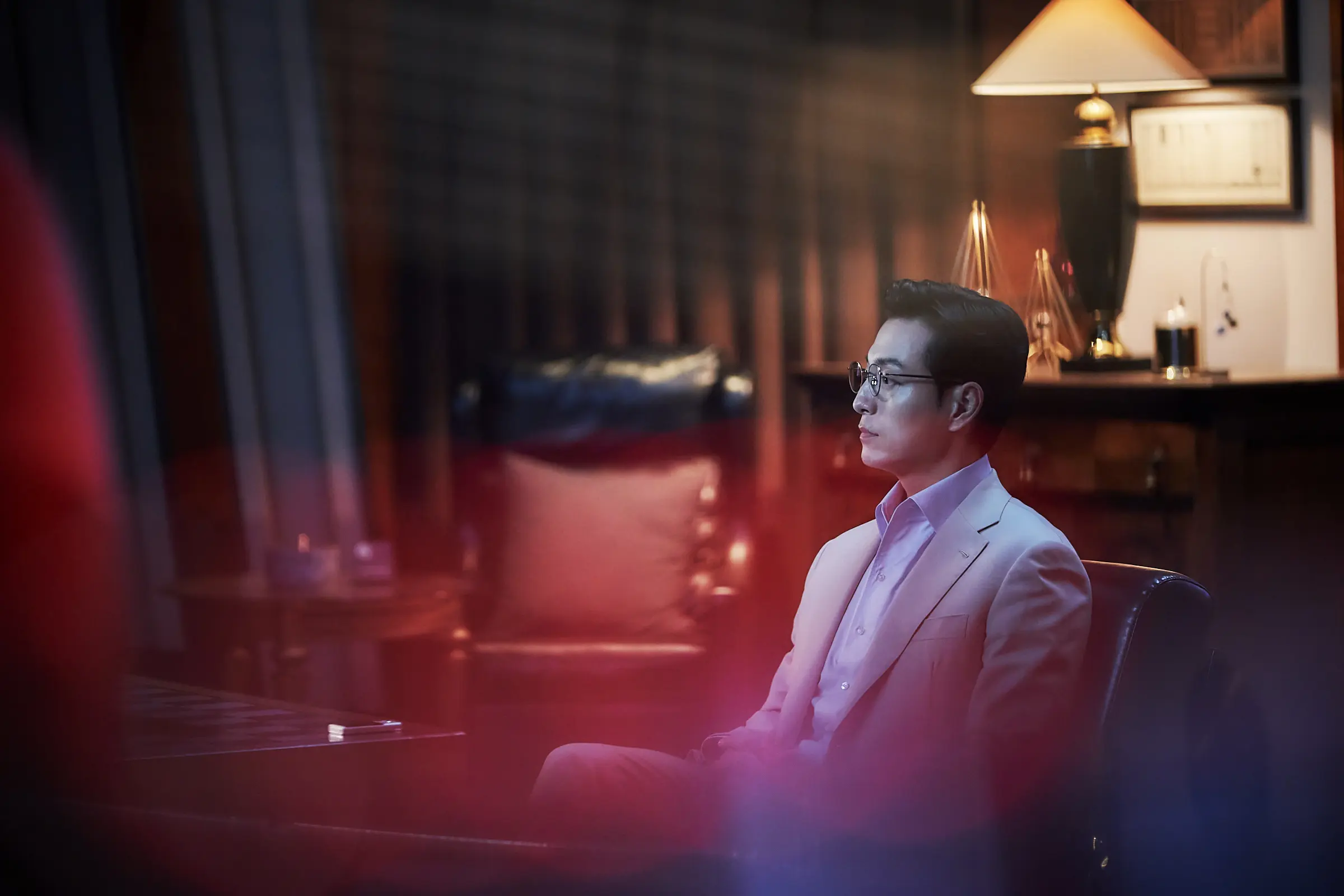 영화 <살인자 리포트> 리뷰 * 제한된 공간에서 벌이는 심리 스릴러 게임처럼, 가해자와 피해자의 관계의 변화