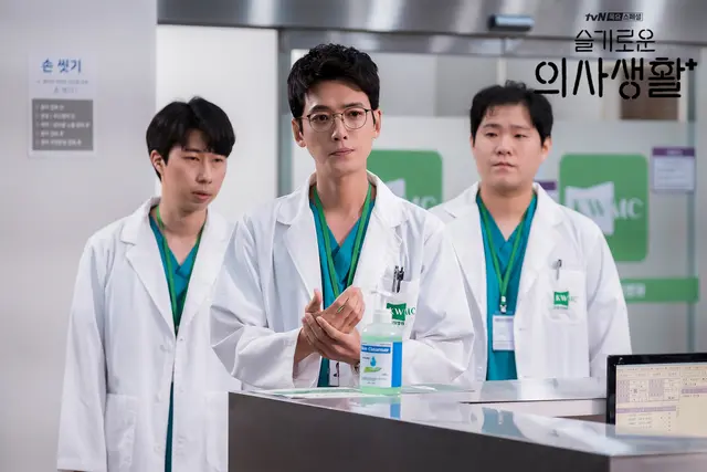 [tvN드라마] 슬기로운 의사생활 1화 줄거리 (스포있음)