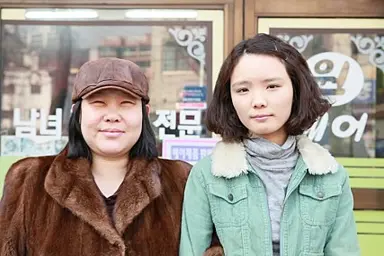 [포토엔]'밍크코트' 황정민, '제가 영화 주인공이랍니다' : 네이트 연예