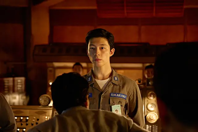 넷플릭스 오리지널 영화 <굿뉴스> 리뷰 후기 정보 출연진 등장인물 평점 관람평 특별출연 실화 홍경 전도연