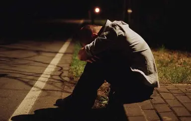 [영화 리뷰] 진짜를 열망하는 가짜들의 사기극 … 최후 승자는? | 중앙일보