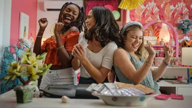 앤디 맥도웰 "남자들만 있는 세트장서 공황발작, '미투' 이후 바뀌어 ...