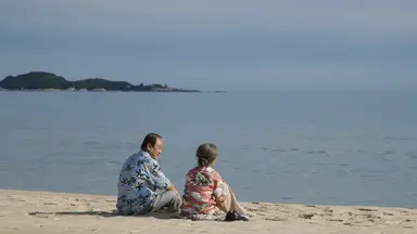 김정숙 여사, 치매 소재 영화 '로망' 관람…이순재·정영숙 등과 간담회도 ...