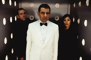 '쟈니잉글리쉬2' 로완 앳킨슨, 종아리 근육 파열 '부상투혼'