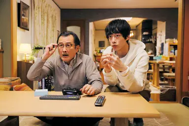 '빛의 아버지' 얼굴천재 사카구치 켄타로, 허당미 가득한 효자로 컴백 ...