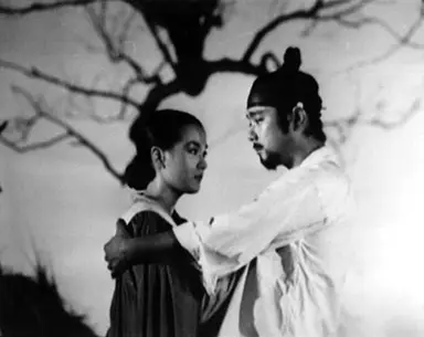원조는 1987년 '씨받이' 강수연···3대 영화제 휩쓴 韓여배우들 | 중앙일보