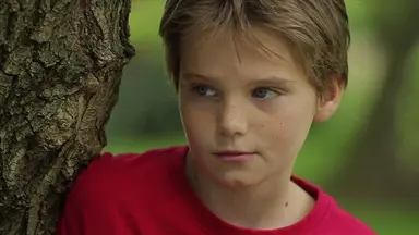 [리뷰]10년 만에 한국에서 개봉하는 추천작…'톰보이' : 네이트 연예