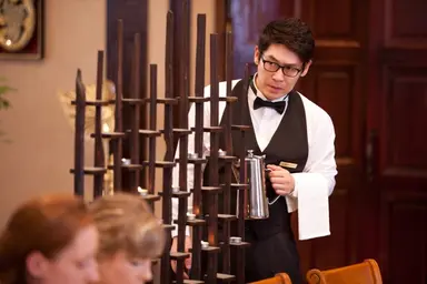 조선총독부에 심어진 스파이를 찾아라…영화 '유령', 설경구→박소담 ...