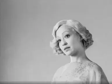 우연히 만난 두 친구, 살 떨리는 묘한 기분은 뭐지? : 네이트 연예