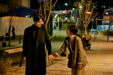임수정·이동욱, 썸에 빠지다…로맨스물 흥행 계보 이을 '싱글 인 서울 ...