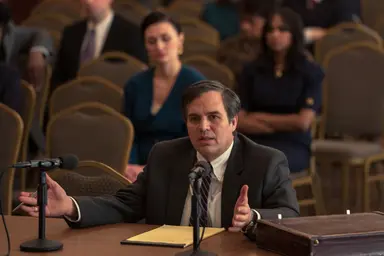 마크 러팔로-앤 해서웨이, '다크 워터스'서 첫 만남 눈길