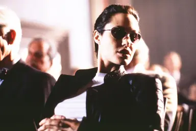[리뷰] 툼 레이더(2001) | 중앙일보