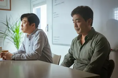 [오영이] '장르만 로맨스' 뻔한 코미디 탈피한 묘한 영화…은은하게 스며 ...