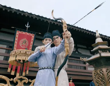 치마 입은 여군 미쓰리?...시대착오적 군가 여전 | YTN