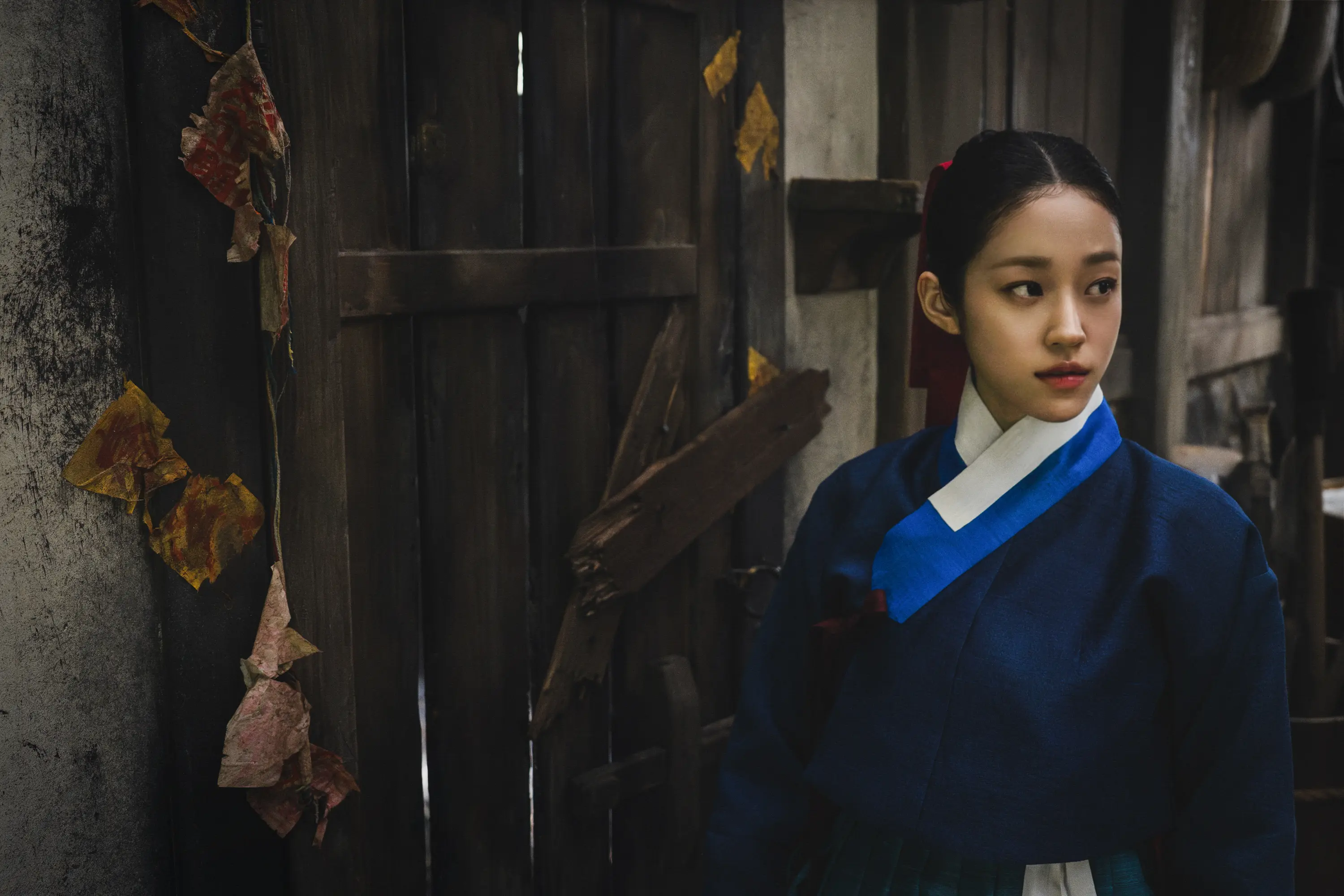 K 오컬트 동궁 2화 줄거리 용의 새끼와 연못귀신의 정체 뱀의 허물?
