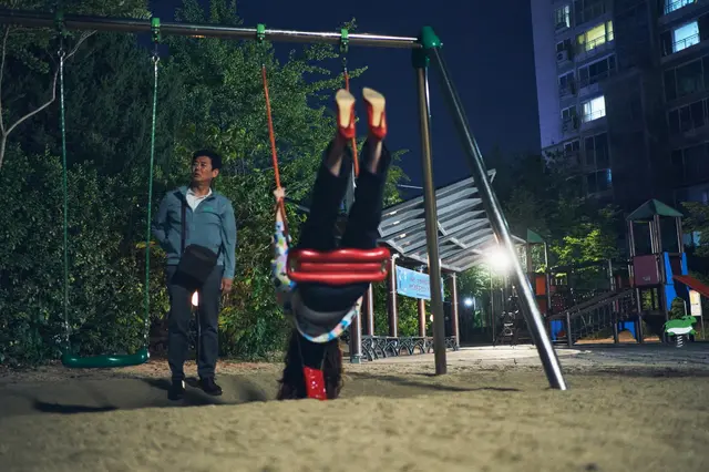 한국 로맨틱 코미디의 귀환? 〈악마가 이사왔다〉 리뷰