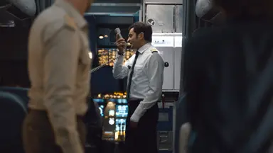 [집콕 추천15] 넷플릭스 '어둠 속으로', '킹덤'과 공통점 많은 작품