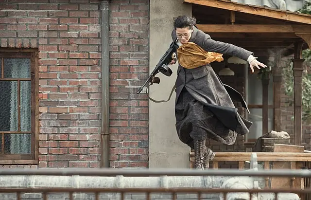 18. 제목이 두 글자인 영화: 암살(2015) 줄거리 및 결말, 실존인물, 배우