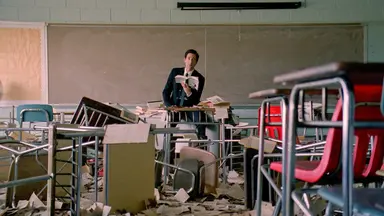 [영화리뷰] 무력한 교권, 무너진 교실 '디태치먼트'