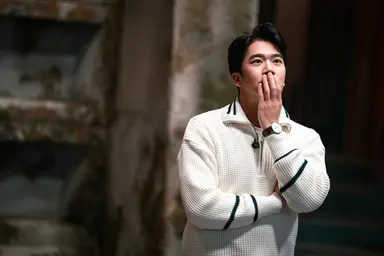 넷플릭스 철통 보안 대단하네…'데블스 플랜2' 강지영 "우산 가림+2인 ...
